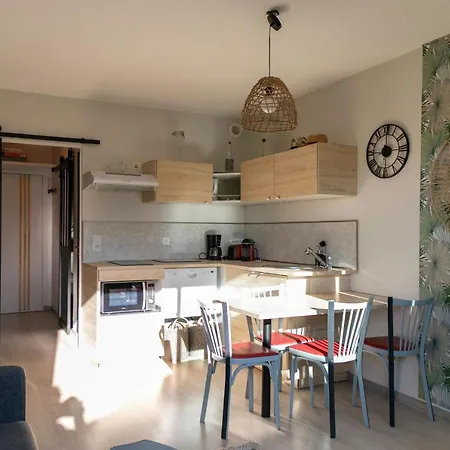 A 500 M Bord De Giens