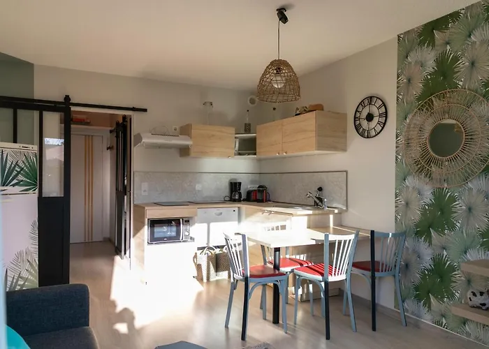 A 500 M Bord De Giens